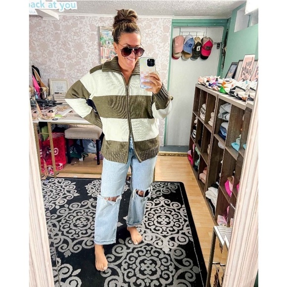 Women's Long Sleeve Striped Zip-Up
Collared Cardigan - Olive Green - Picture 3 of 8